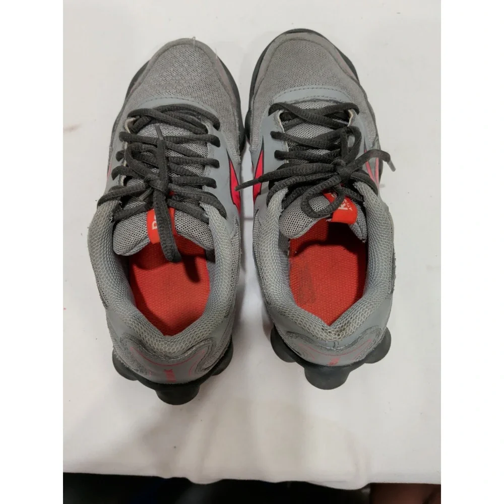 Reebok product pair